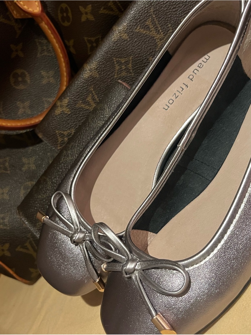 MAUD FRIZON Metallic Silver Bow Ballet Flats